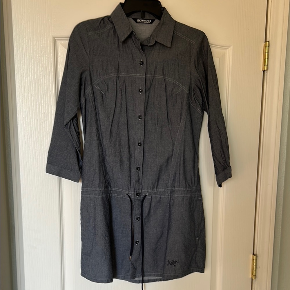 Arc'teryx Charcoal Gray Tunic Button-Up